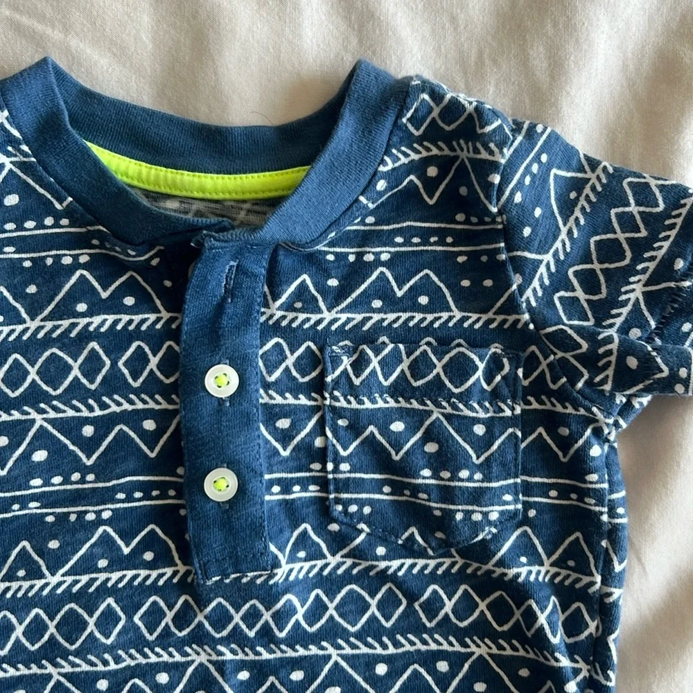 Bundle of 2 baby tees and sweats